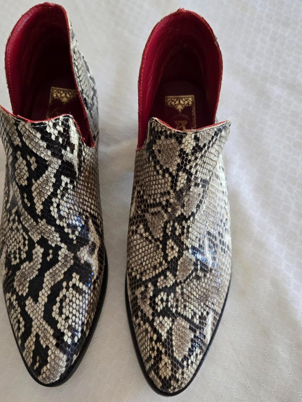 Alcala Python Short Boots - size 9